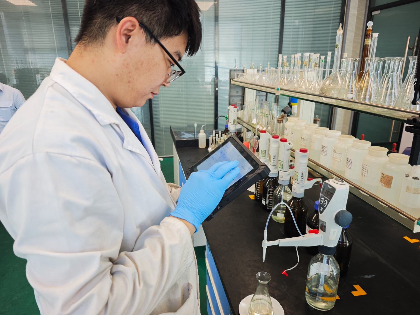 实验员检测-手工法_副本.jpg 实验员检测-手工法_副本.jpg